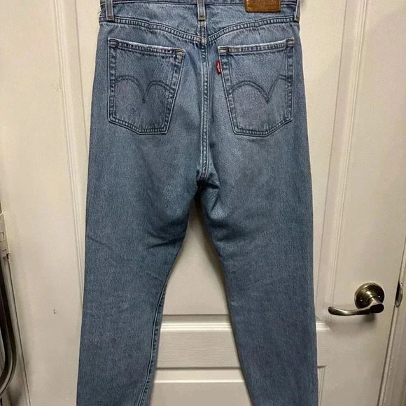 Levis brand premium denim distressed jeans - Picture 3 of 6